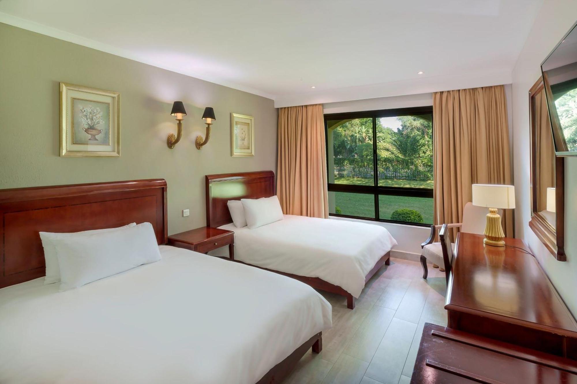 Protea Hotel By Marriott Лівінґстон Екстер'єр фото