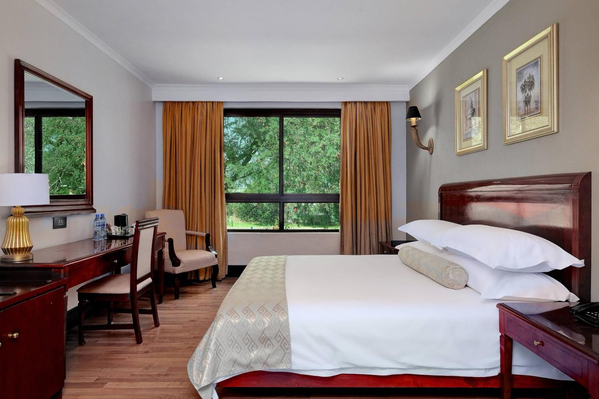 Protea Hotel By Marriott Лівінґстон Екстер'єр фото
